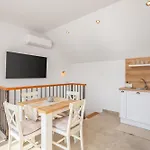 Bobel Deluxe Tiny House