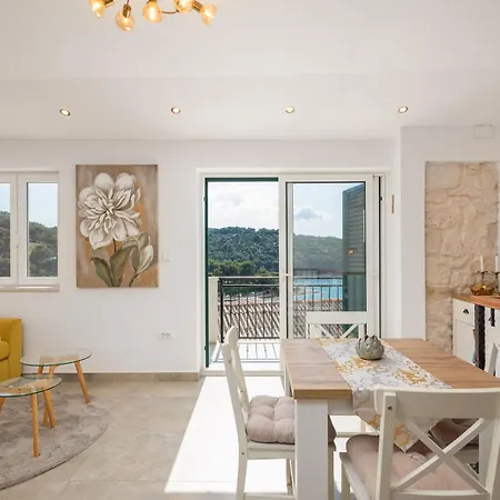 Bobel Deluxe Tiny House Nyaraló *