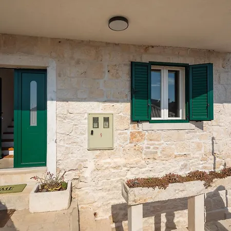 Bobel Deluxe Tiny House Povlja